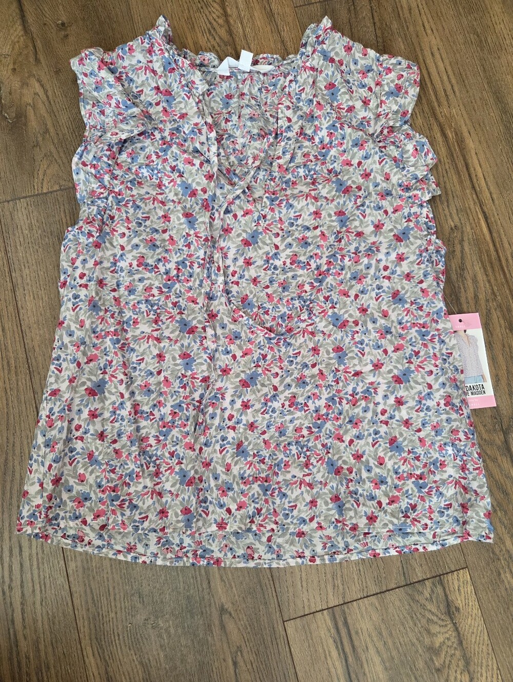 NWT BB Dakota Ditsy Top